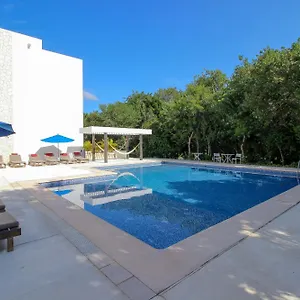 Exceptional 2story Penthouse With Hot Tub And Rooftop Terrace In Bahia Principe Appartement